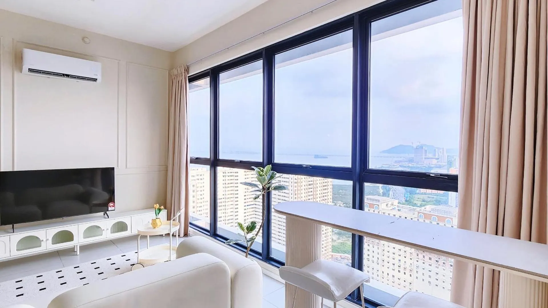 Tatami With Seaview, 9Pax, Urban Suites By Pg Home George Town Apartment