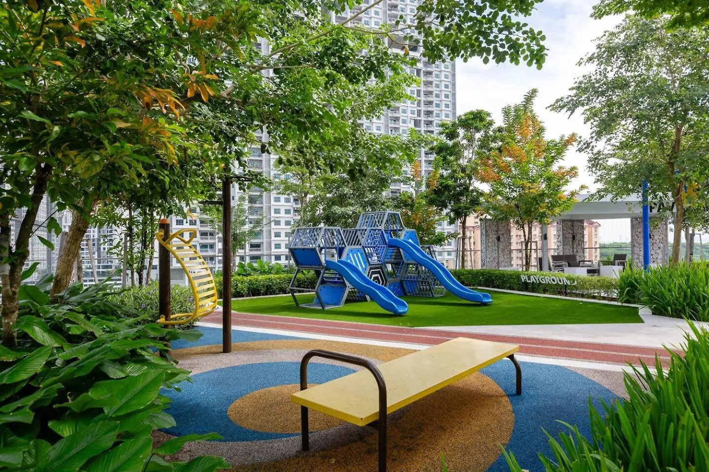 Tatami With Seaview, 9Pax, Urban Suites By Pg Home George Town