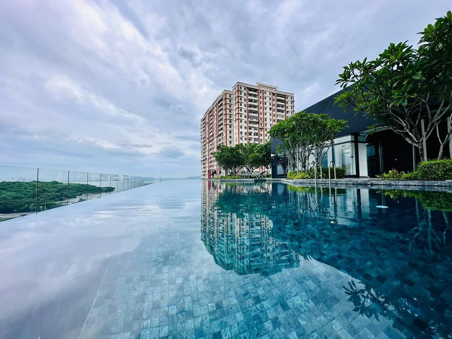 Tatami With Seaview, 9Pax, Urban Suites By Pg Home George Town 0*,