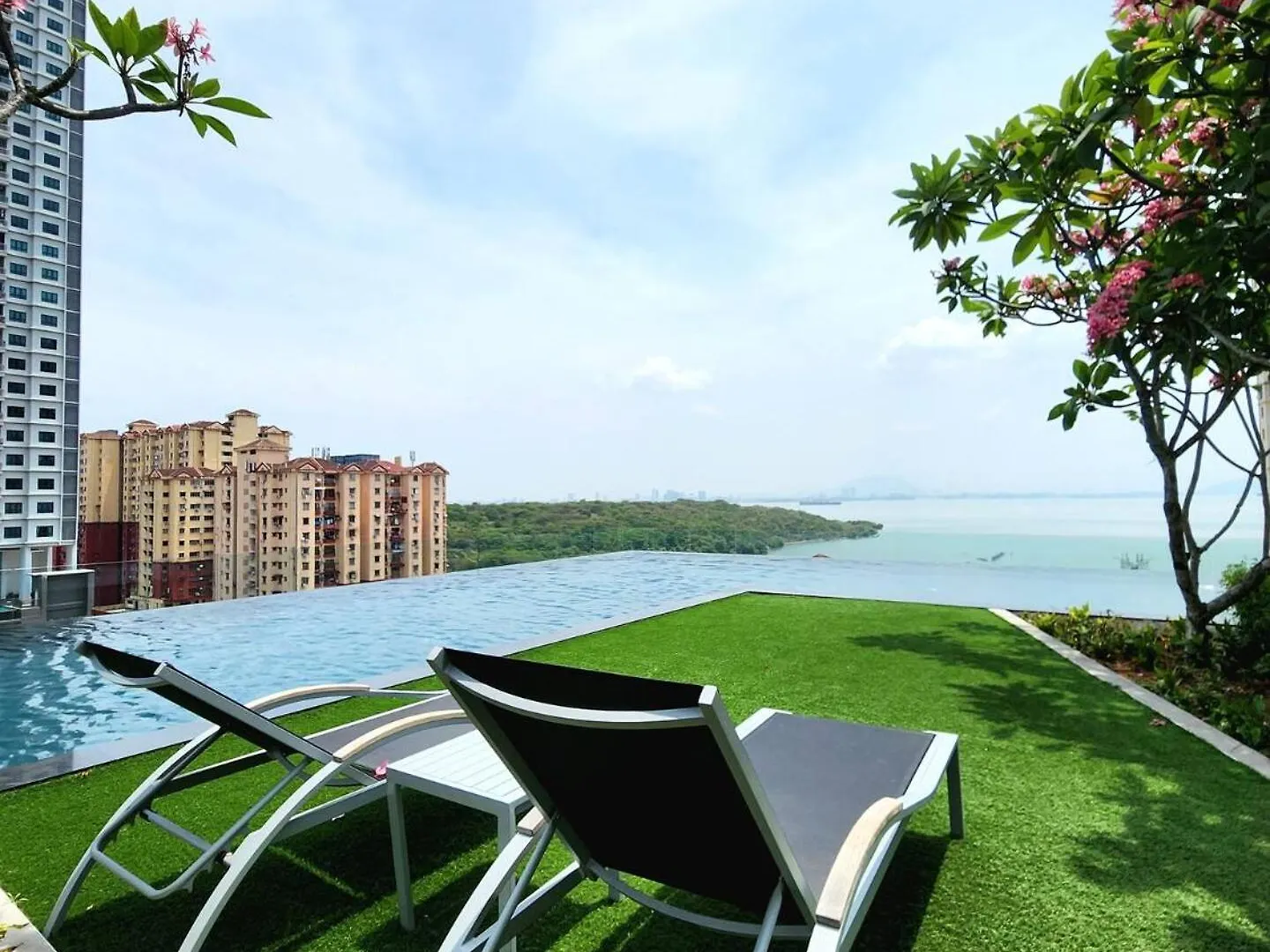 Tatami With Seaview, 9Pax, Urban Suites By Pg Home George Town 0*,